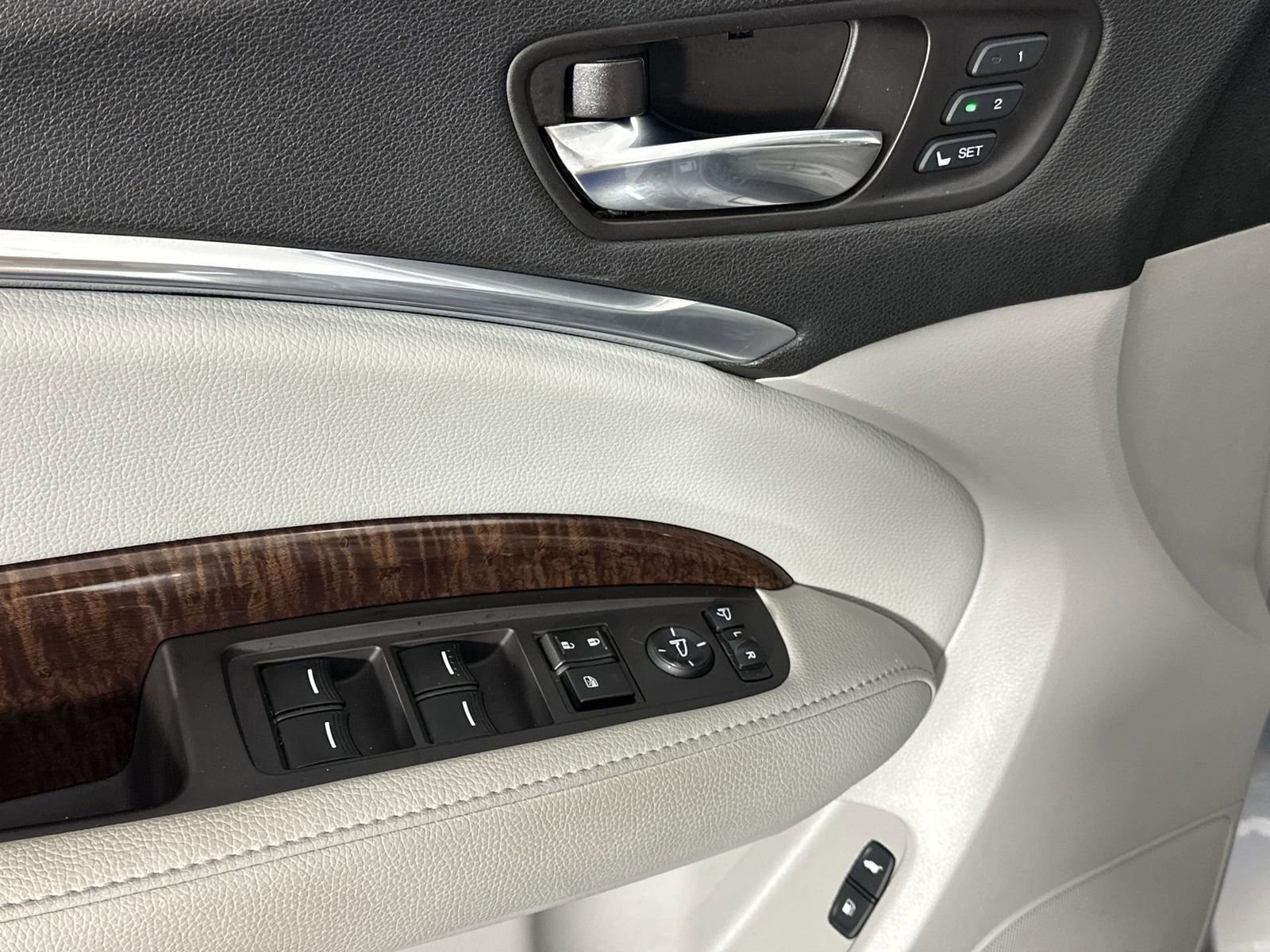 Used 2018 Acura MDX FWD w/ Technology Package image 13