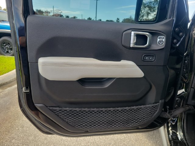 Used 2023 Jeep Gladiator Overland AWD/4WD image 36