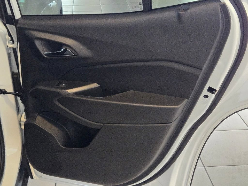New 2026 Chevrolet Trax LS w/ LS Convenience Package FWD image 7
