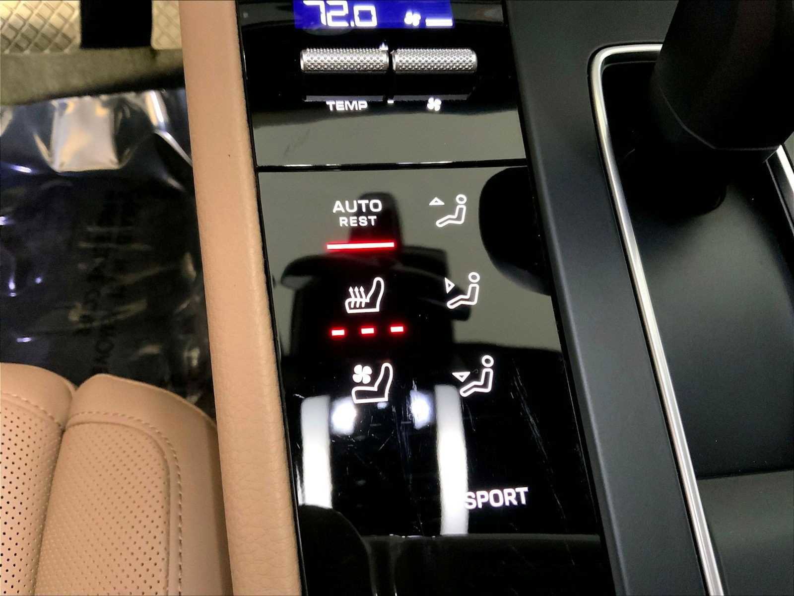 Certified 2025 Porsche Macan image 37