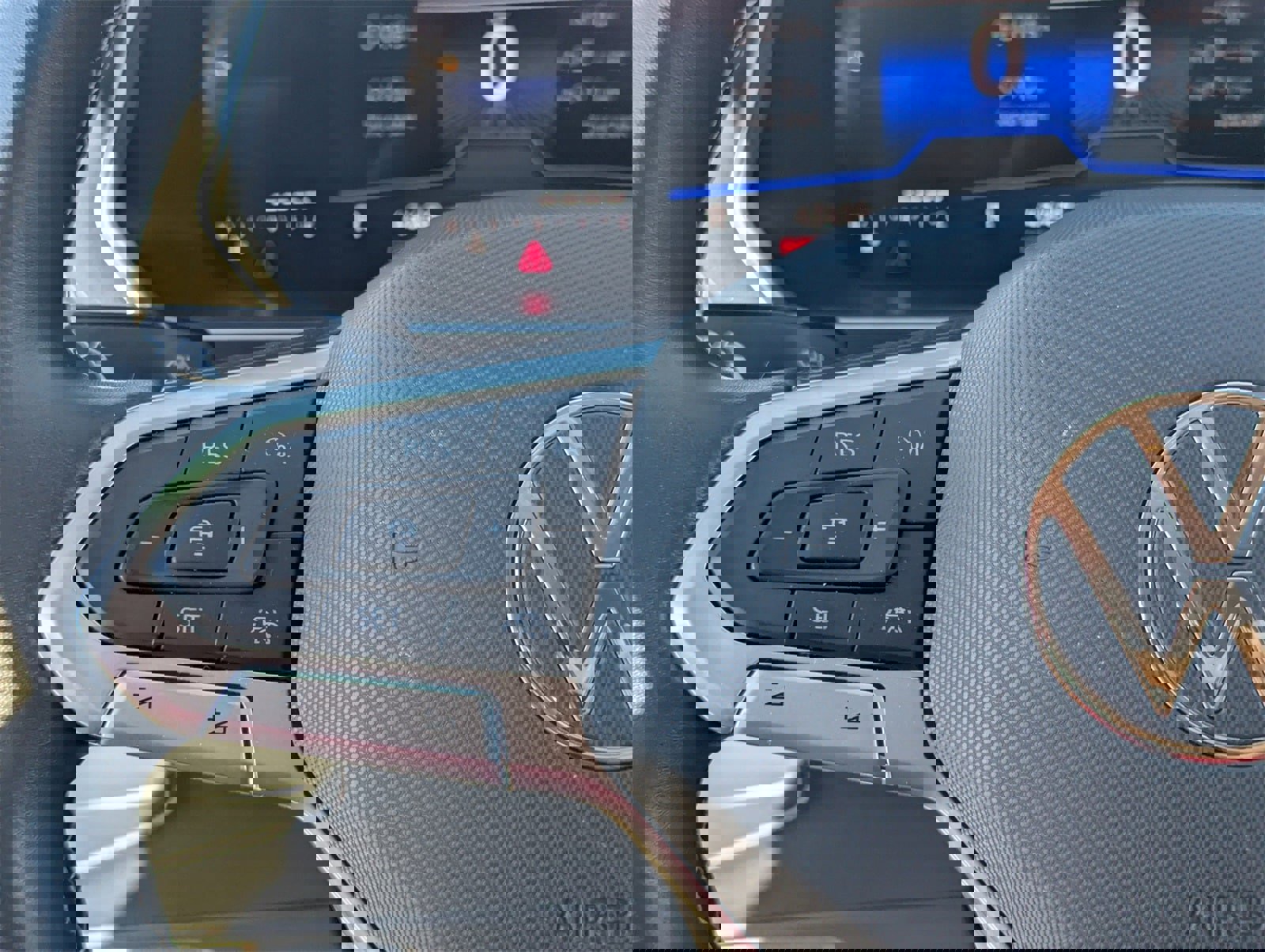 Used 2024 Volkswagen Tiguan SE image 26