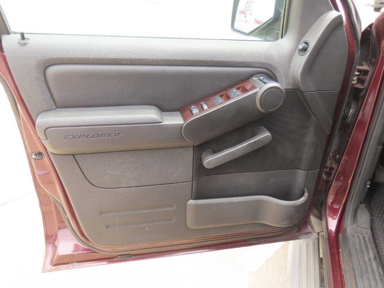Used 2006 Ford Explorer Limited AWD/4WD image 24