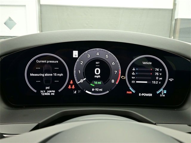 Used 2025 Porsche Panamera 4 image 9