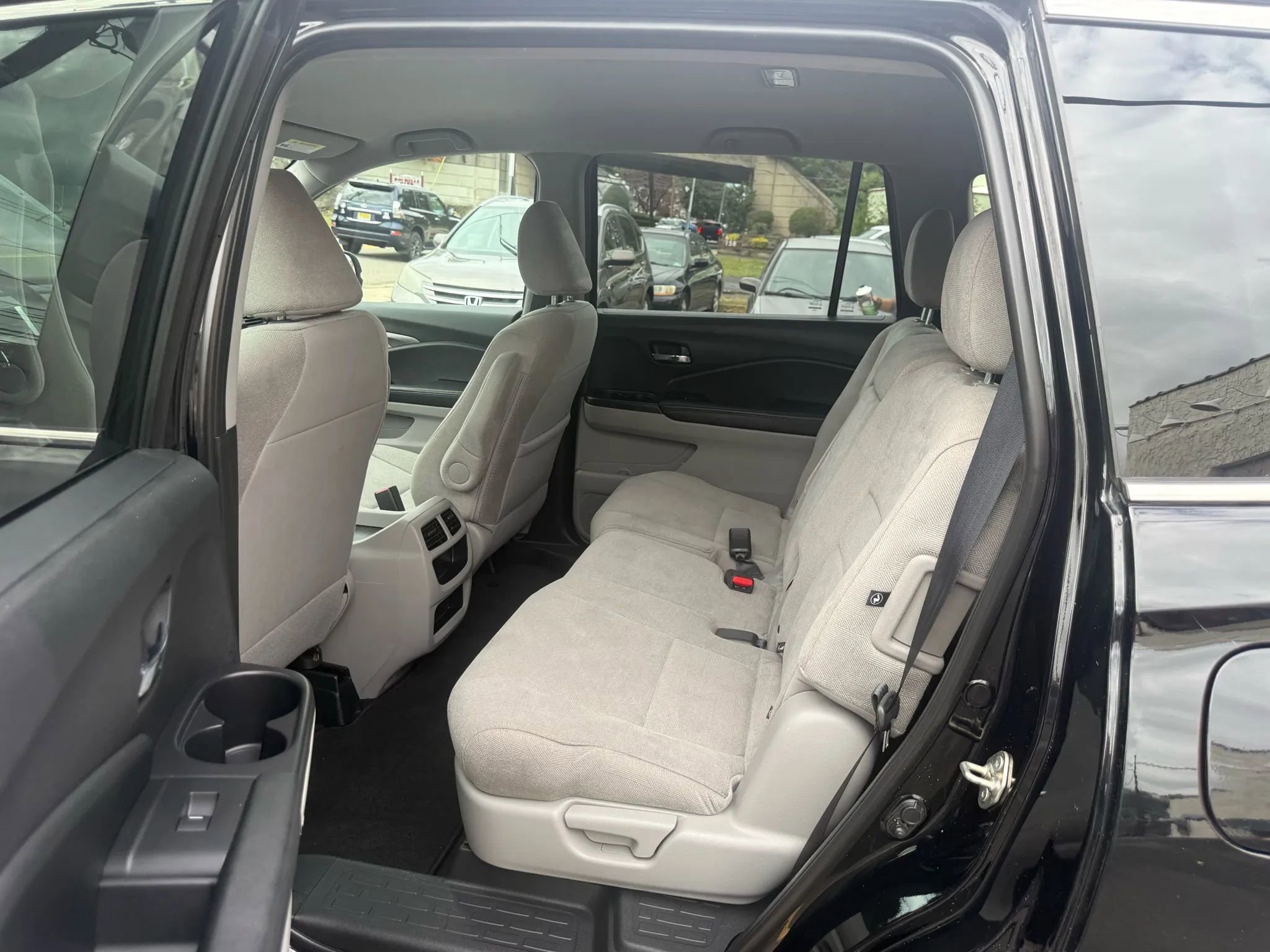Used 2019 Honda Pilot LX image 16