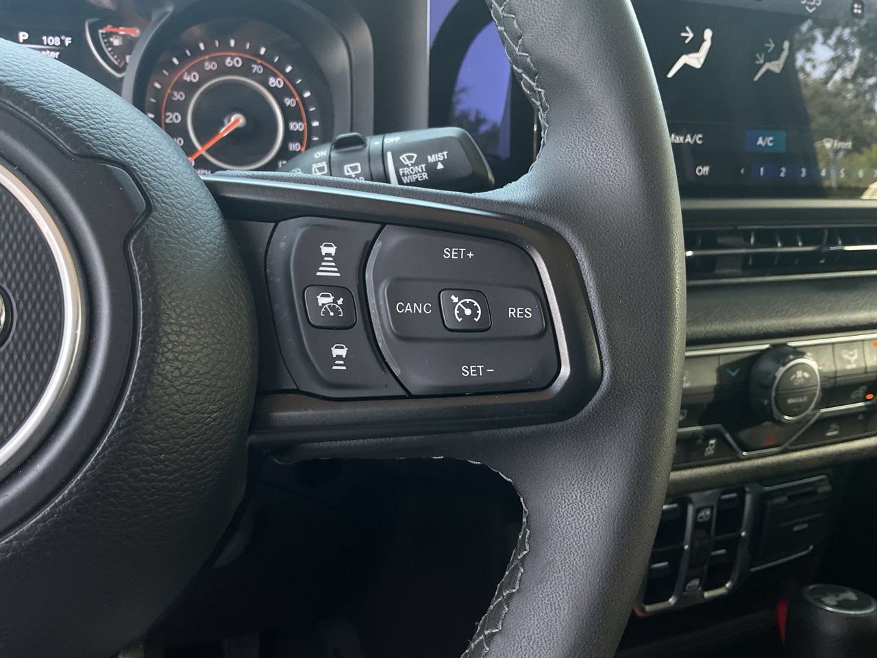 Used 2025 Jeep Wrangler Unlimited Sport AWD/4WD image 26