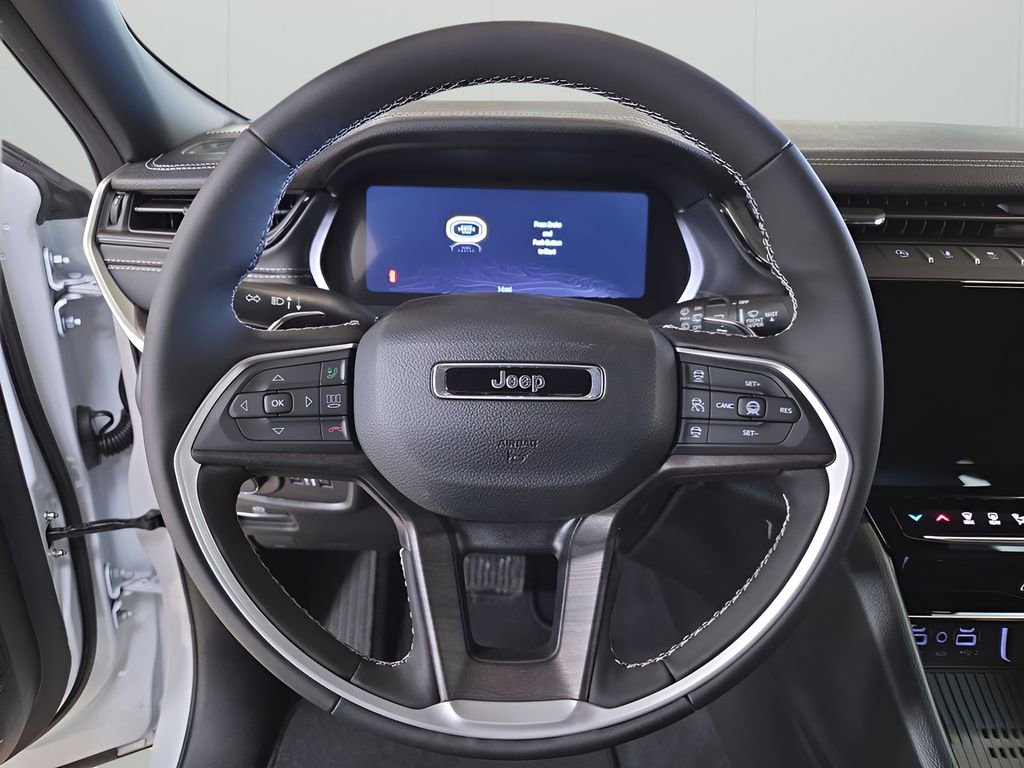 New 2026 Jeep Grand Cherokee Altitude image 13