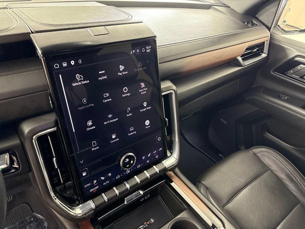 Used 2025 GMC Yukon XL Denali AWD/4WD image 44