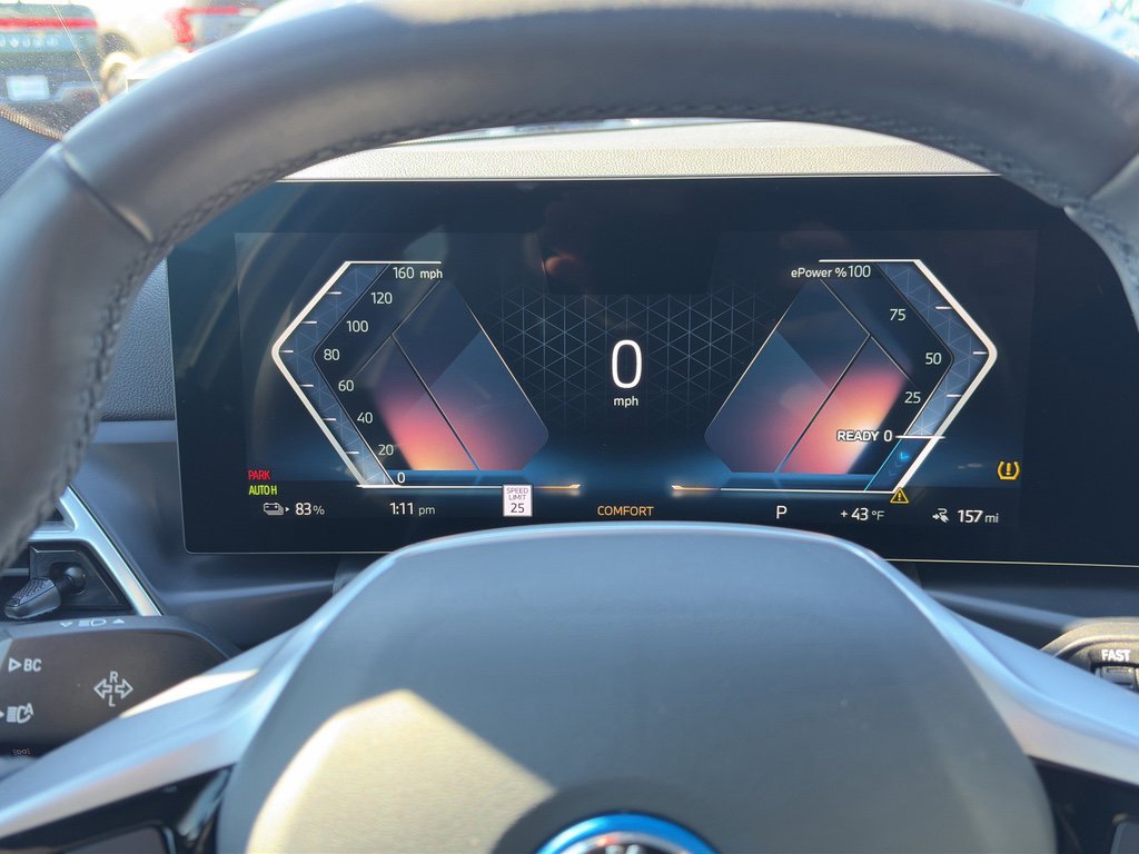 Used 2025 BMW i4 xDrive40i image 9