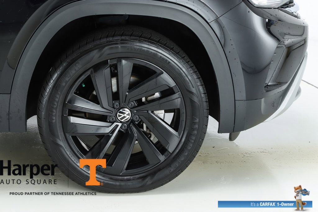 Used 2023 Volkswagen Atlas Cross Sport SE w/ Black Wheel Package image 14