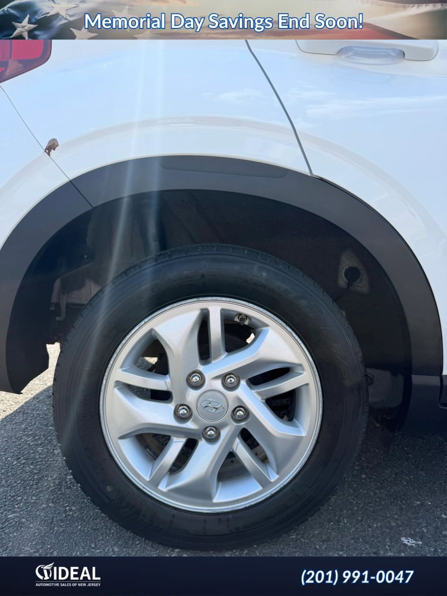 Used 2024 Hyundai Venue SE FWD image 23