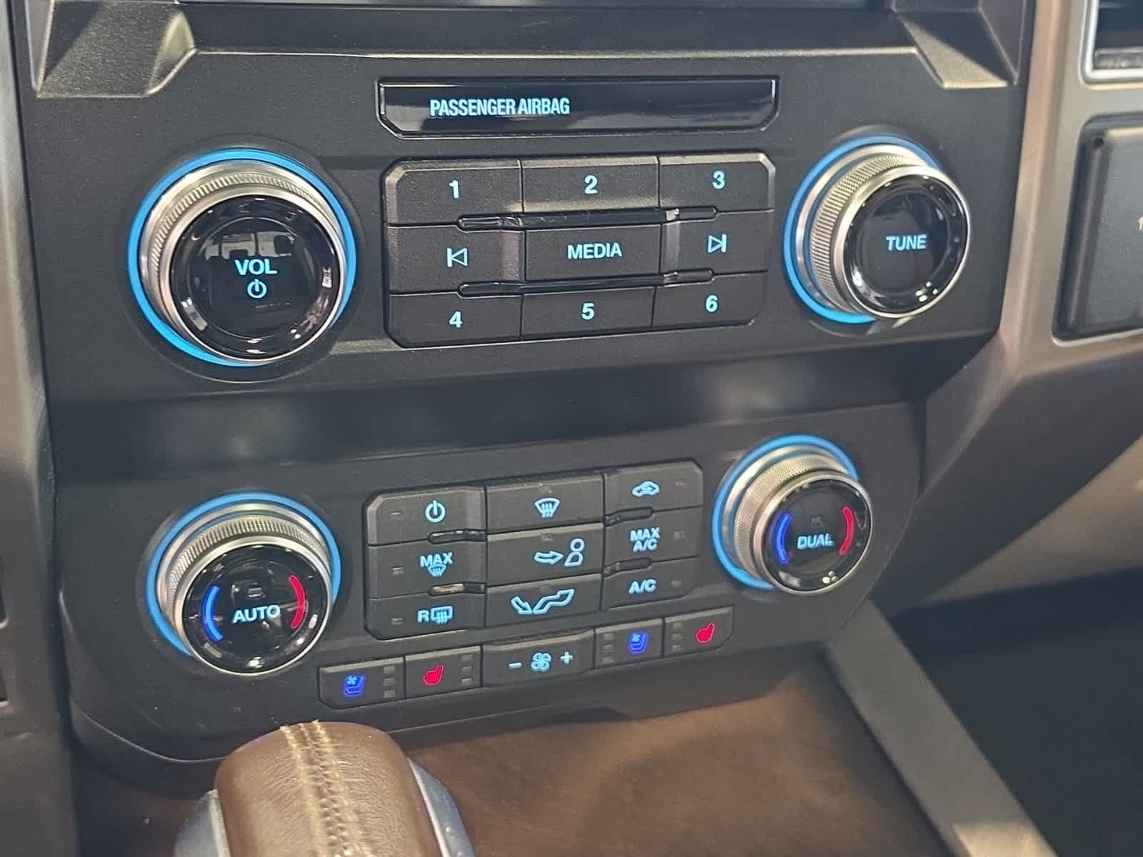 Used 2019 Ford F150 Limited AWD/4WD image 34