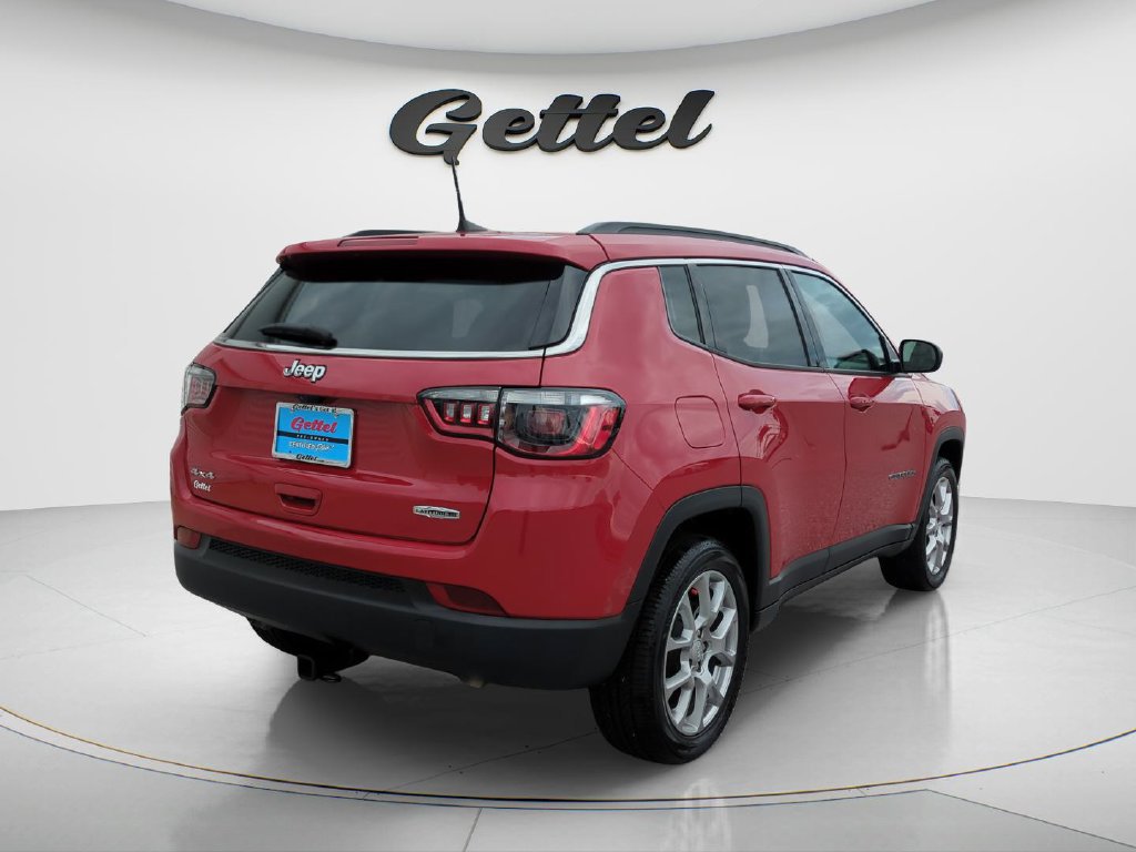 Used 2023 Jeep Compass Latitude AWD/4WD image 5