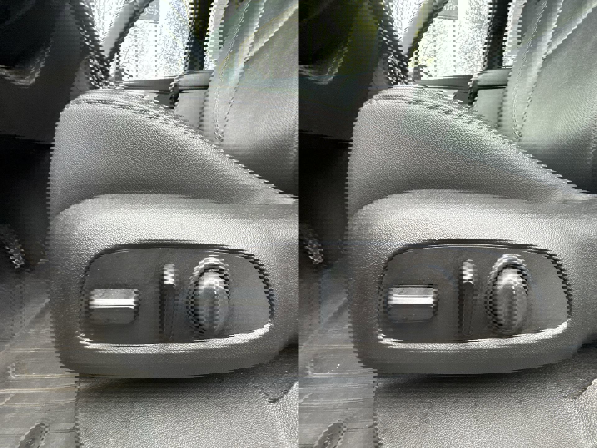 Used 2019 Chevrolet Blazer LT w/ Sound & Technology Package image 12