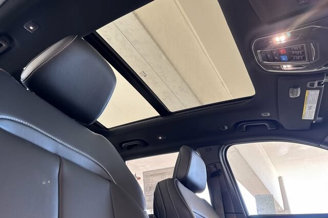 New 2026 Jeep Grand Cherokee L Limited w/ Limited Altitude Package AWD/4WD image 15