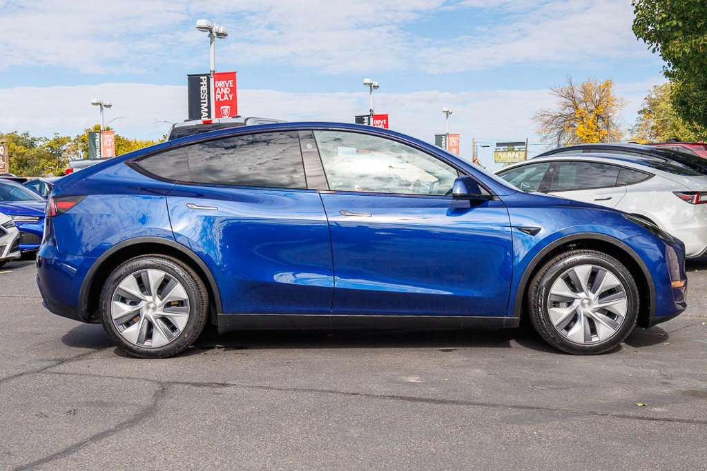 Used 2024 Tesla Model Y Long Range AWD/4WD image 20