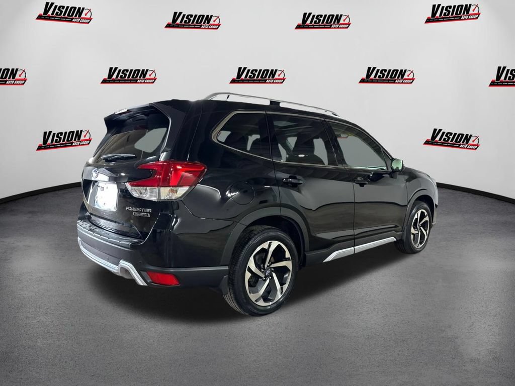 Used 2024 Subaru Forester Touring AWD/4WD image 5