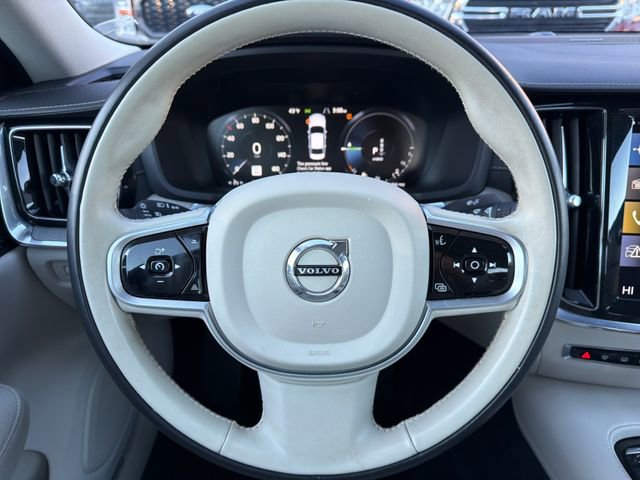 Used 2022 Volvo S60 T8 Inscription w/ Climate Package image 21
