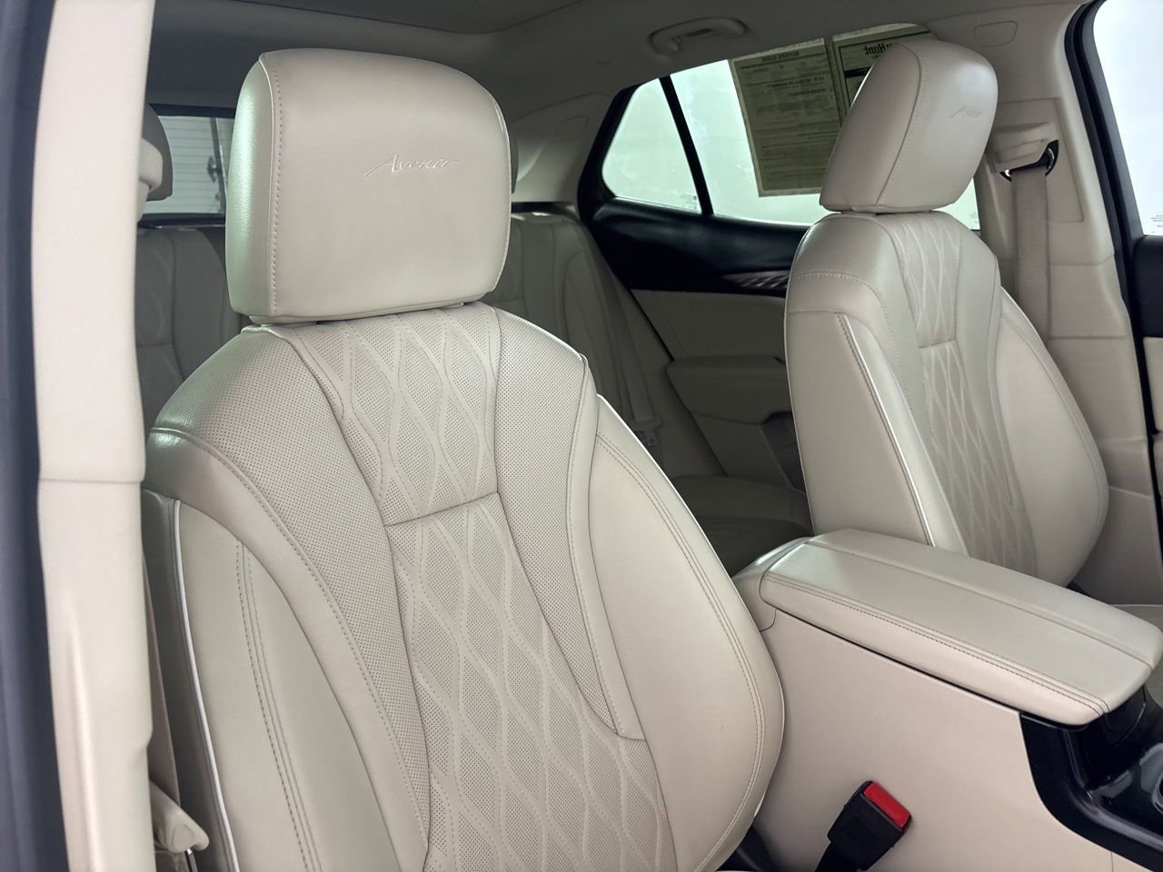 Used 2023 Buick Envision Avenir image 28