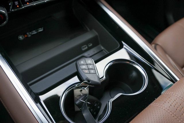 New 2026 Chevrolet Suburban High Country image 27