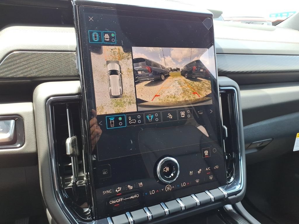 New 2026 GMC Yukon AT4 w/ AT4 Premium Plus Package AWD/4WD image 23