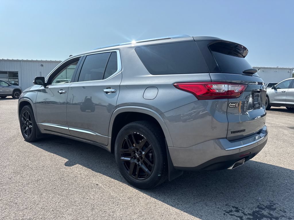 Used 2021 Chevrolet Traverse Premier FWD image 4