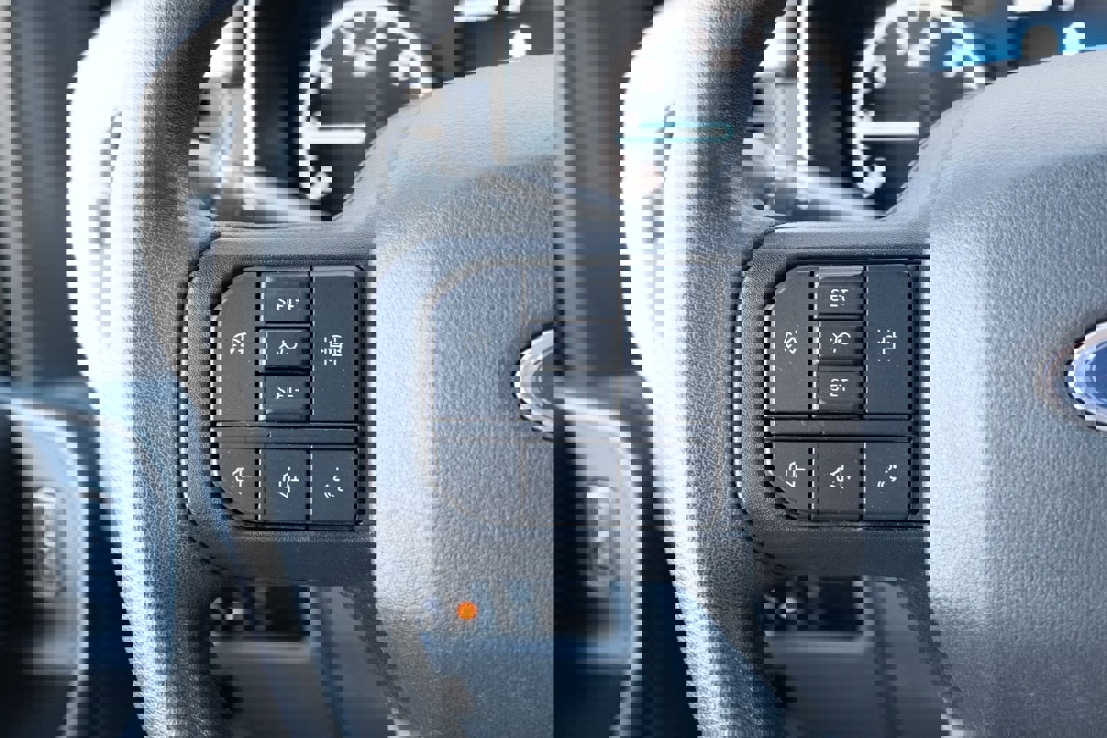 Used 2023 Ford F150 XLT w/ Trailer Tow Package image 6