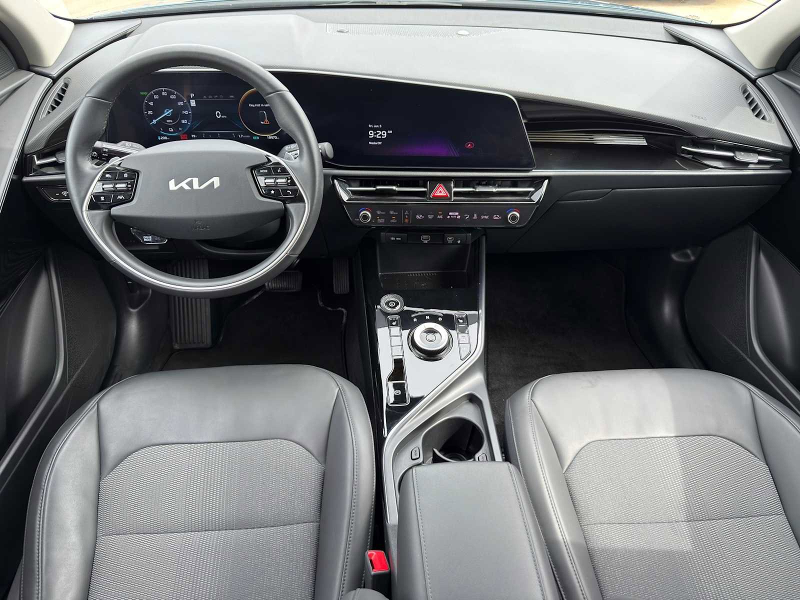 Certified 2024 Kia Niro Wind FWD image 23
