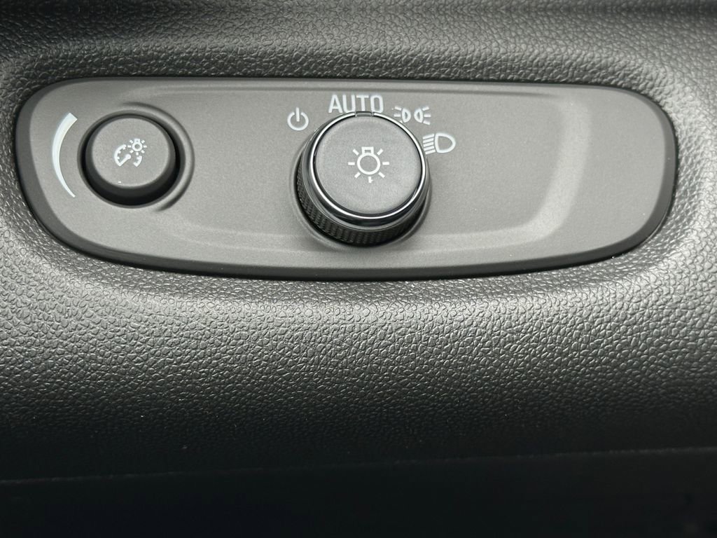 New 2026 Chevrolet Trax LT w/ LT Convenience Package image 18