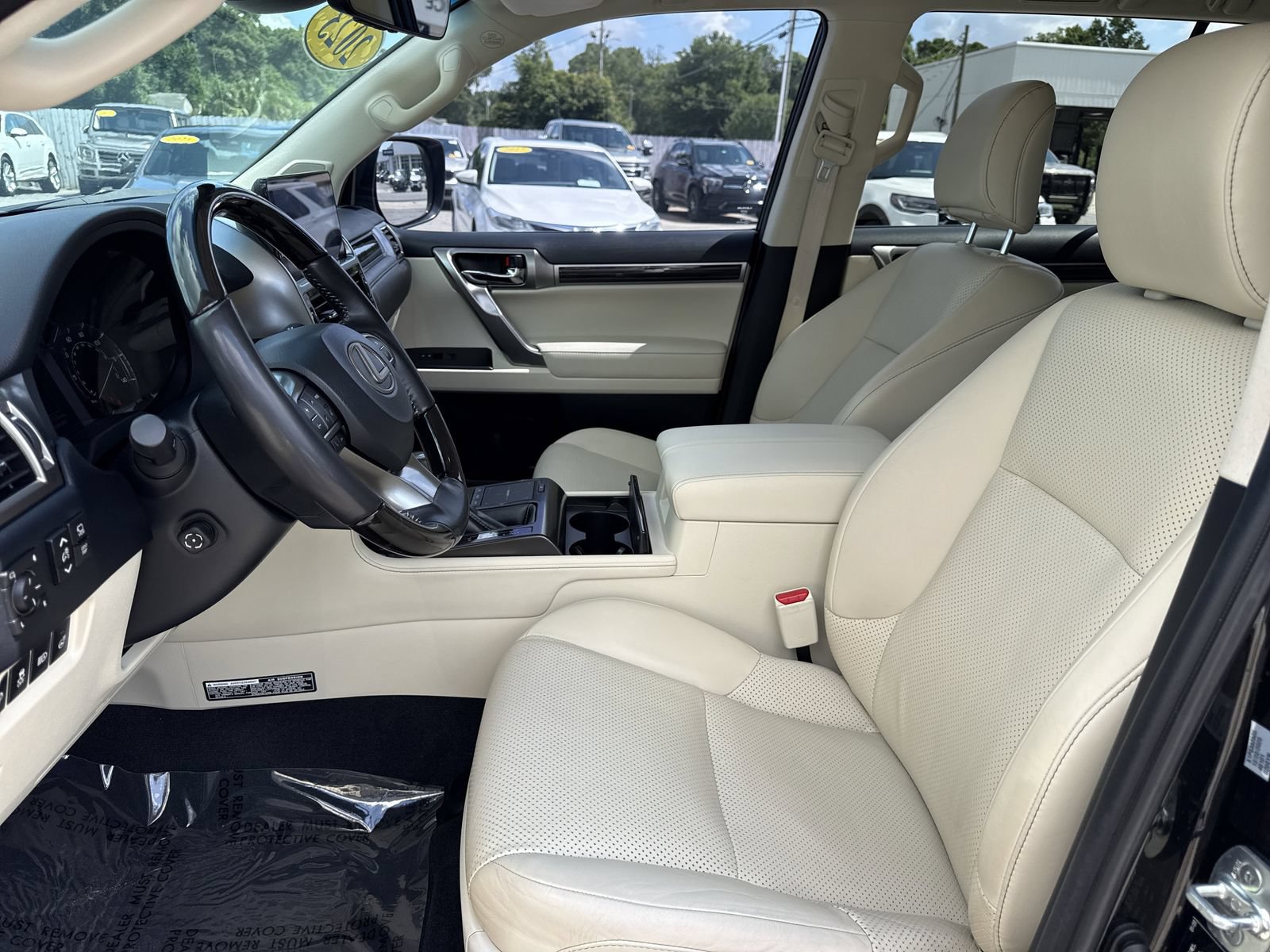 Used 2023 Lexus GX 460 Luxury w/ Sport Design Package AWD/4WD image 9