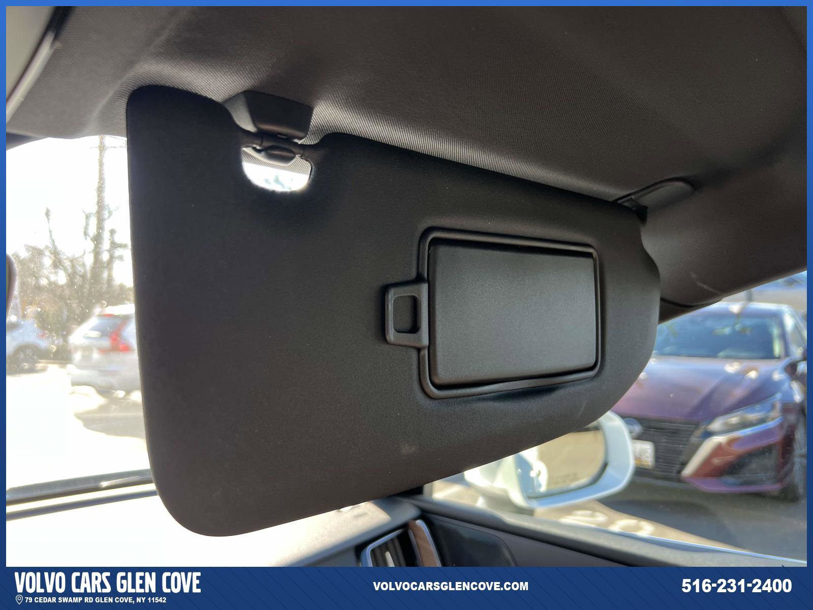 Used 2022 Volvo XC60 B5 Momentum w/ Climate Package image 32