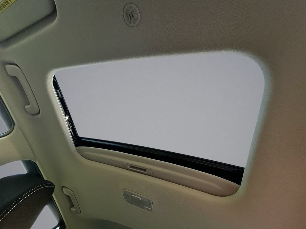 Used 2023 Hyundai Venue SEL FWD image 26