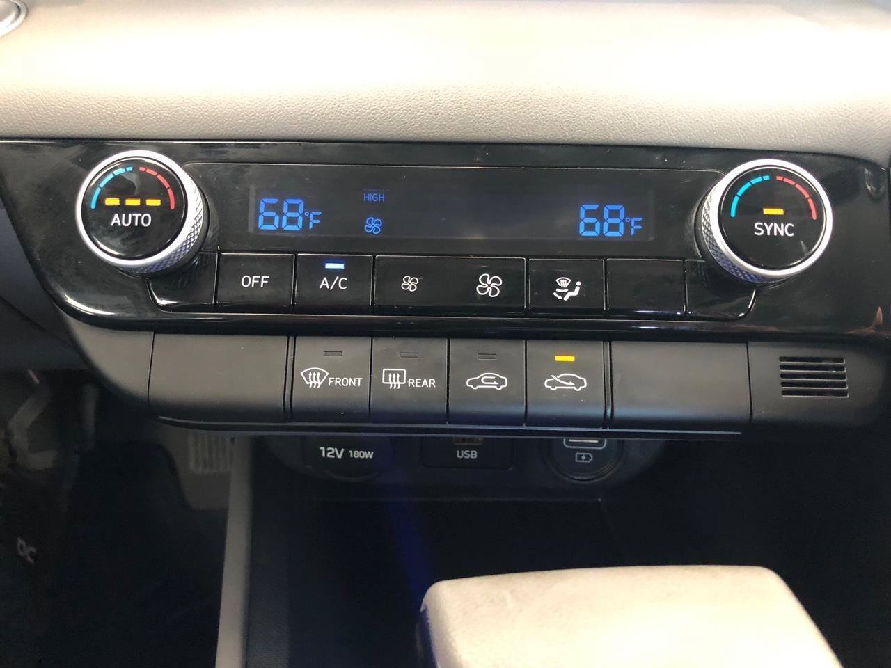 Used 2021 Hyundai Elantra SEL FWD image 17