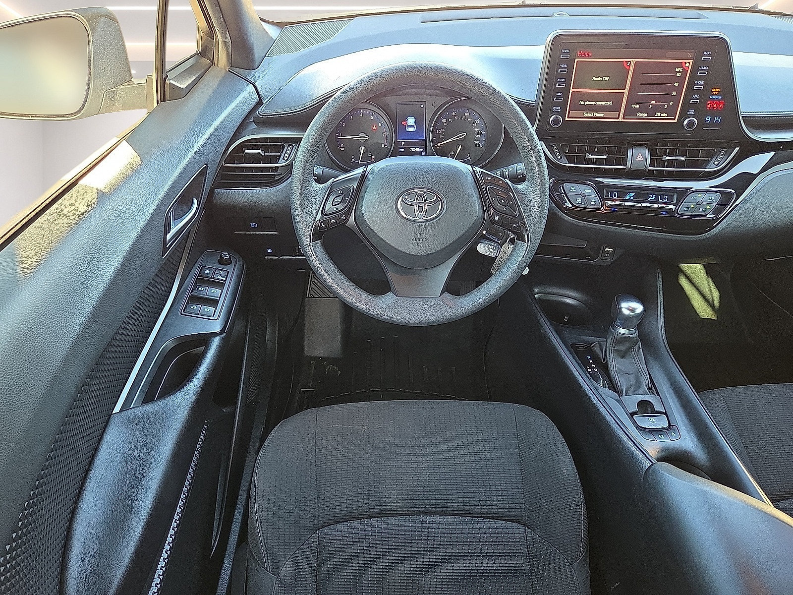 Used 2019 Toyota C-HR LE FWD image 11