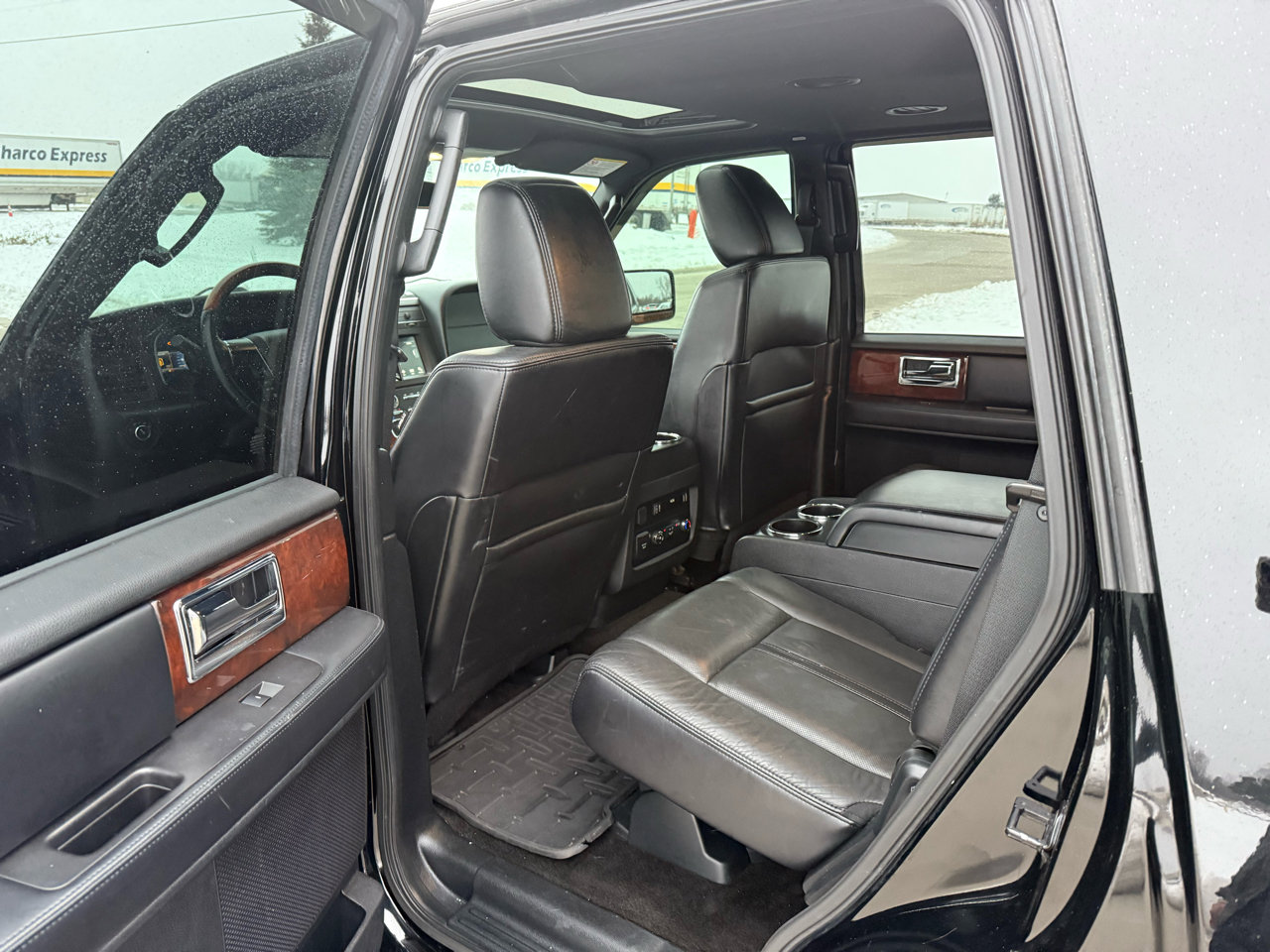Used 2016 Lincoln Navigator Select image 19