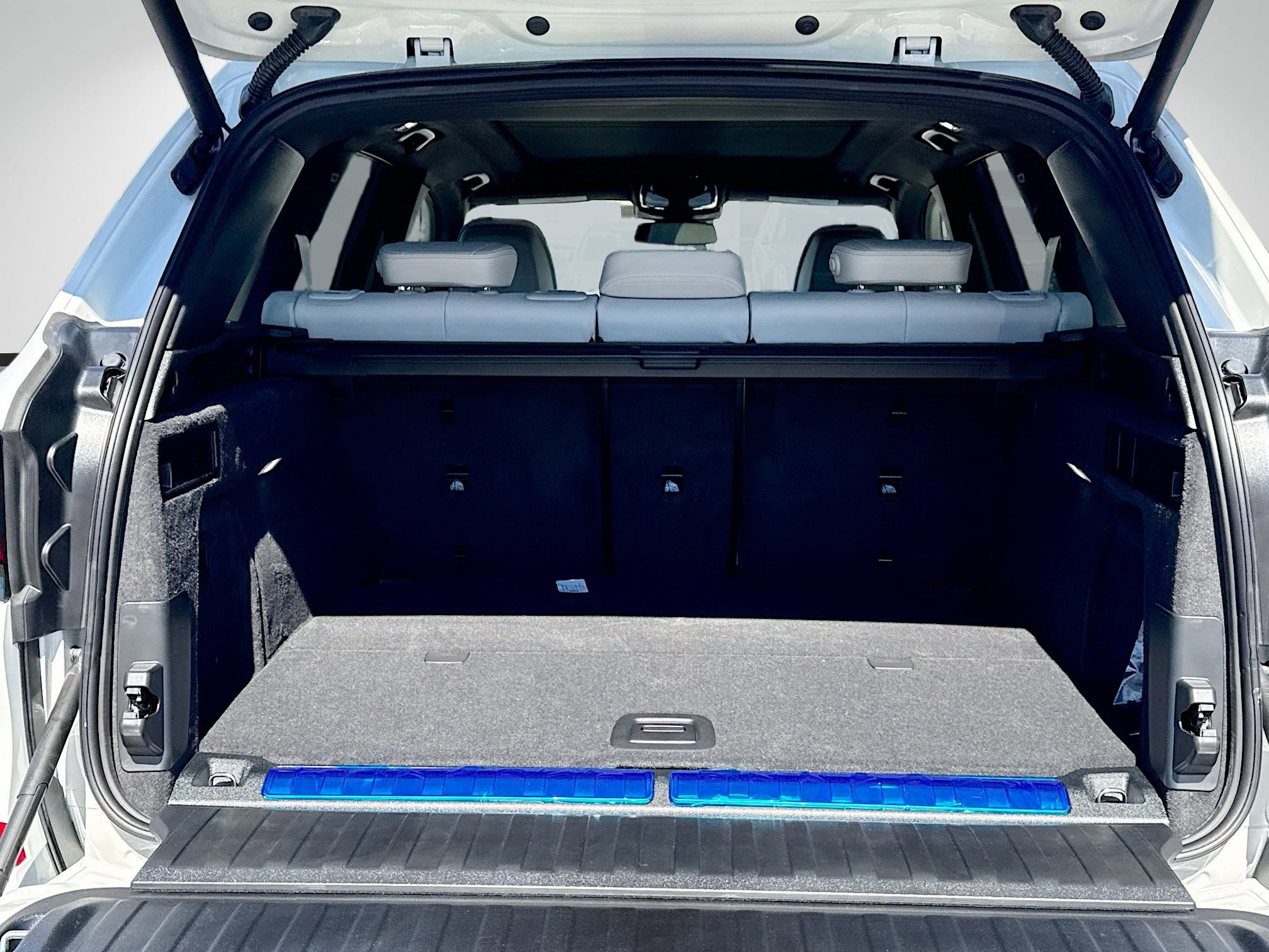 New 2026 BMW X5 xDrive50e w/ Executive Package image 12