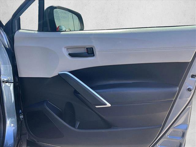 Used 2022 Toyota Corolla Cross L image 15