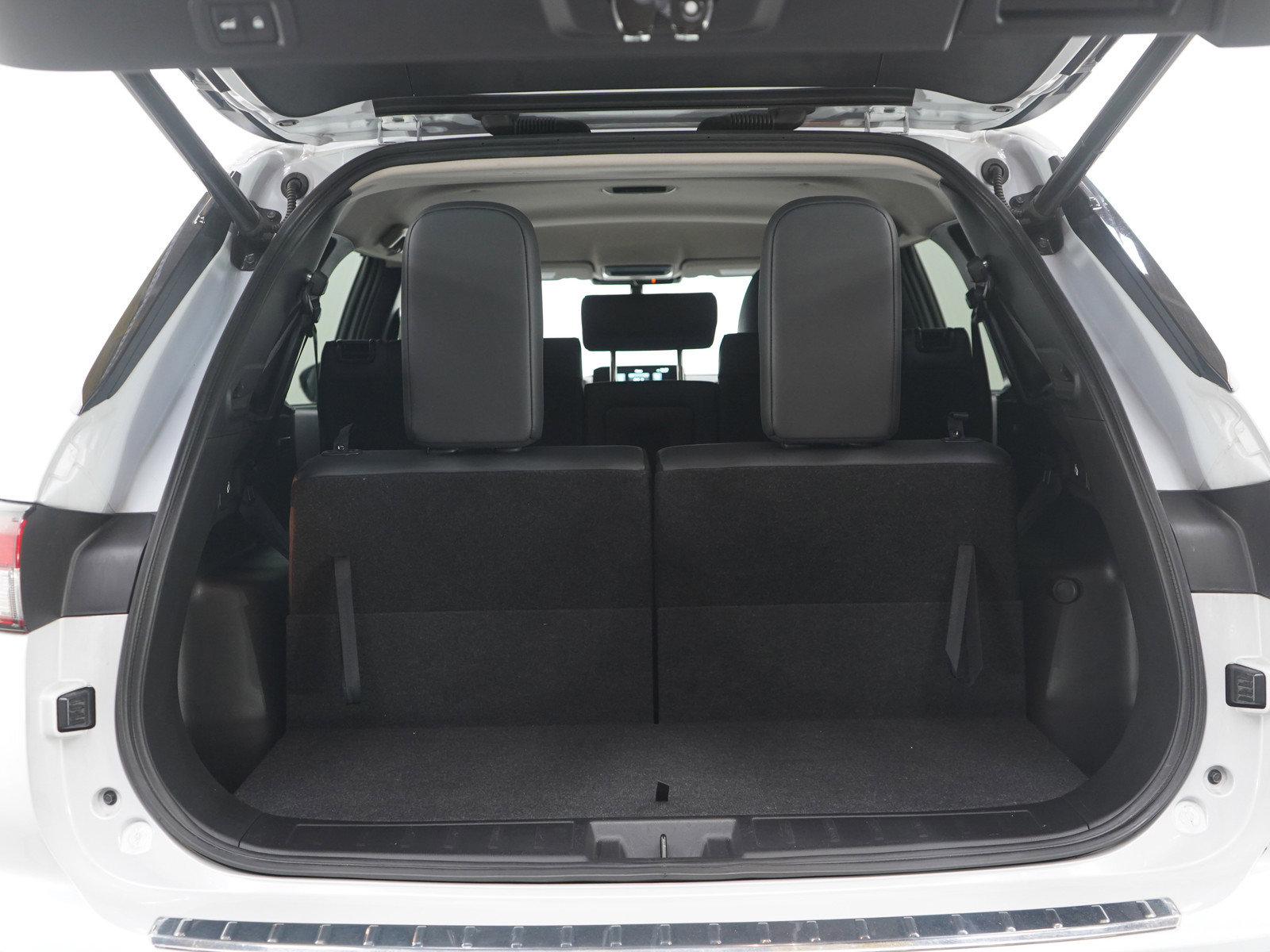 Used 2023 Mitsubishi Outlander SE AWD/4WD image 17