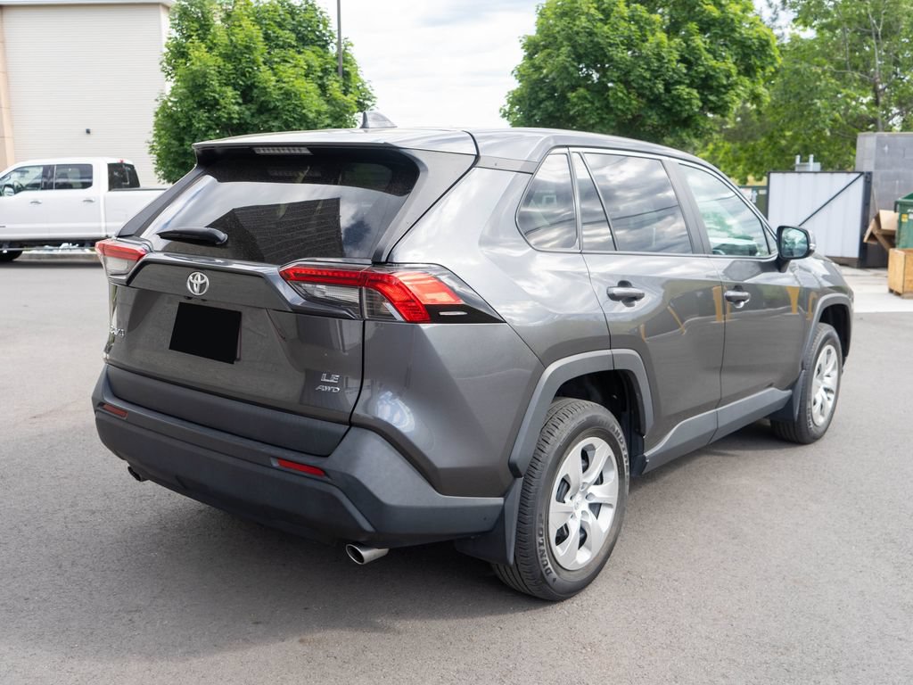 Used 2023 Toyota RAV4 LE AWD/4WD image 7