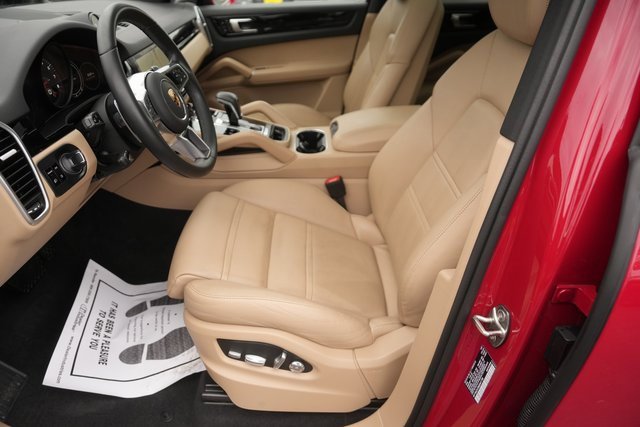 Used 2021 Porsche Cayenne Coupe image 9