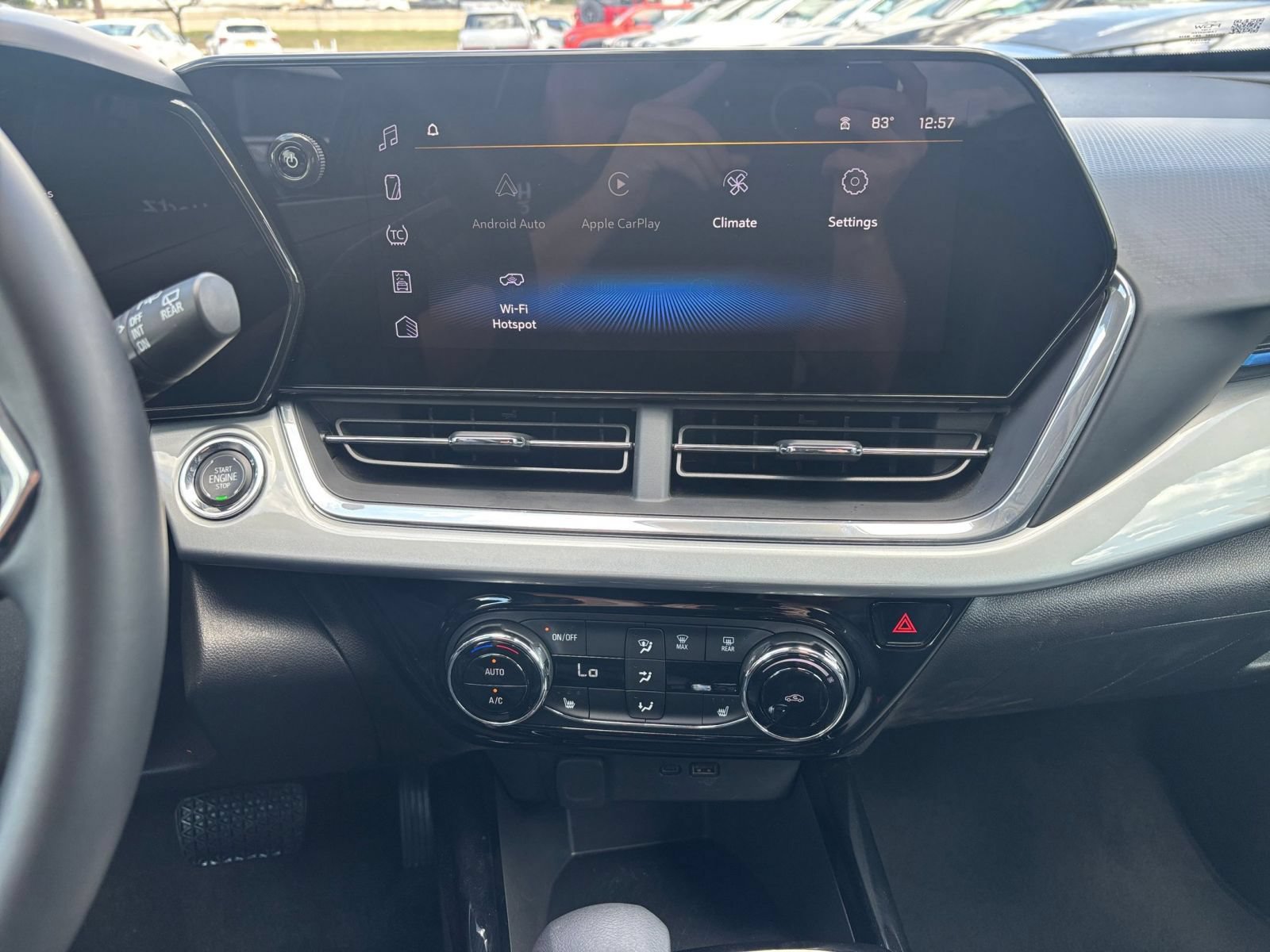 Used 2025 Chevrolet Trax LT w/ LT Convenience Package FWD image 14