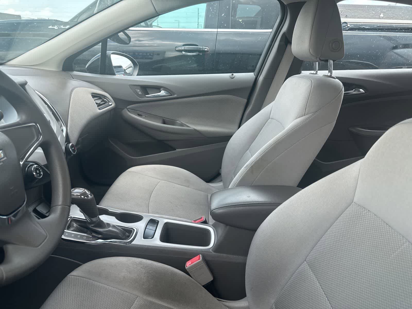 Used 2016 Chevrolet Cruze LS FWD image 30