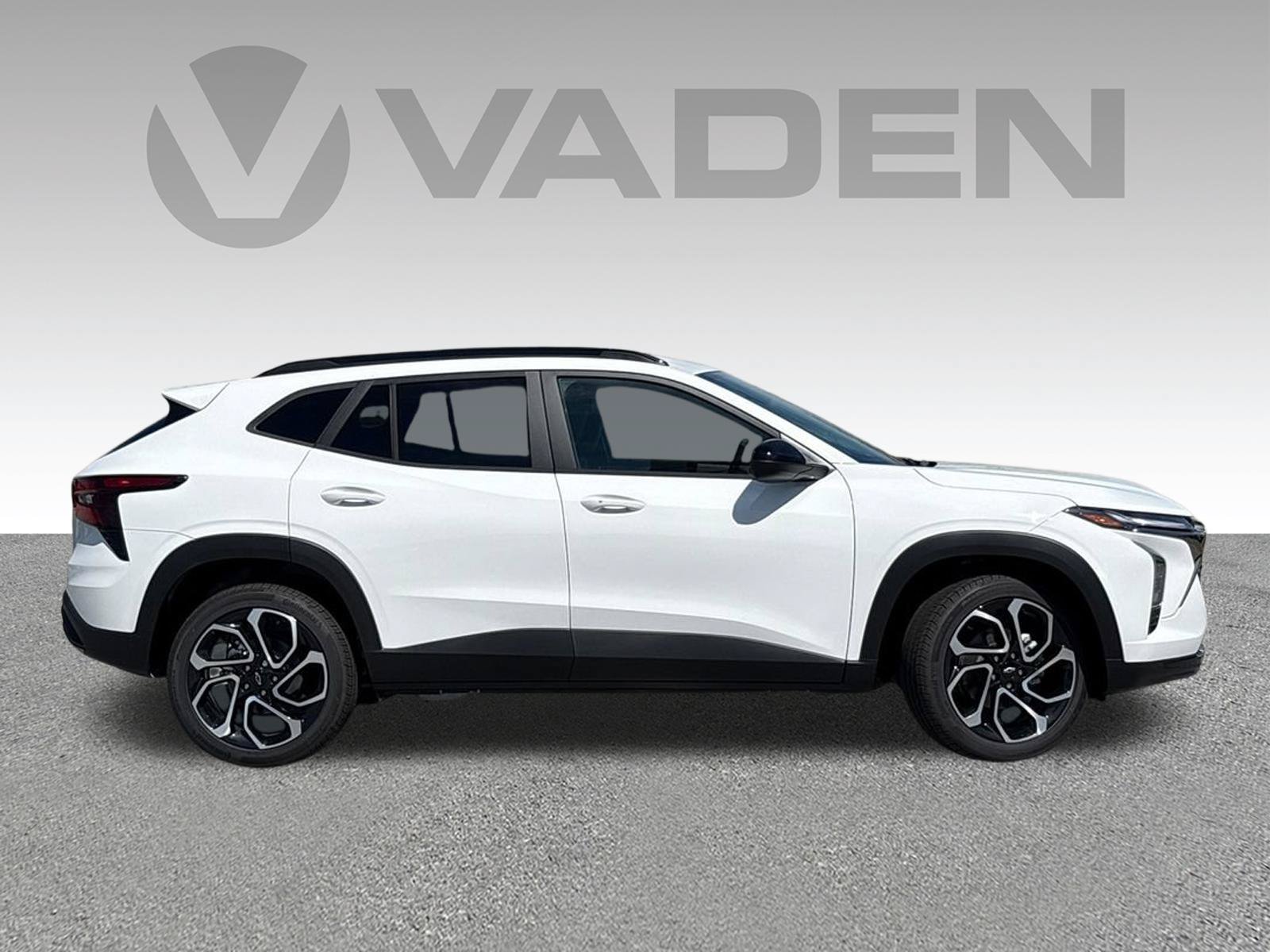 New 2026 Chevrolet Trax RS w/ Sunroof Package FWD image 12