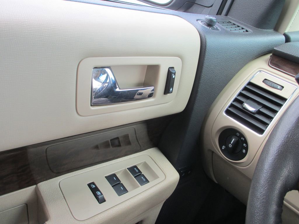 Used 2019 Ford Flex Limited w/ Equipment Group 303A AWD/4WD image 34