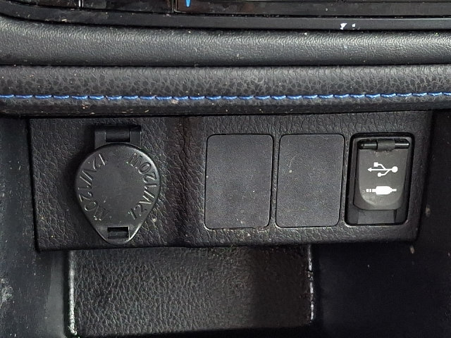 Used 2018 Toyota Corolla SE FWD image 23