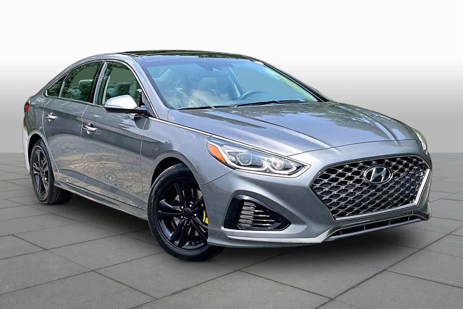 Used 2019 Hyundai Sonata Limited w/ Ultimate Package 04 FWD image 3