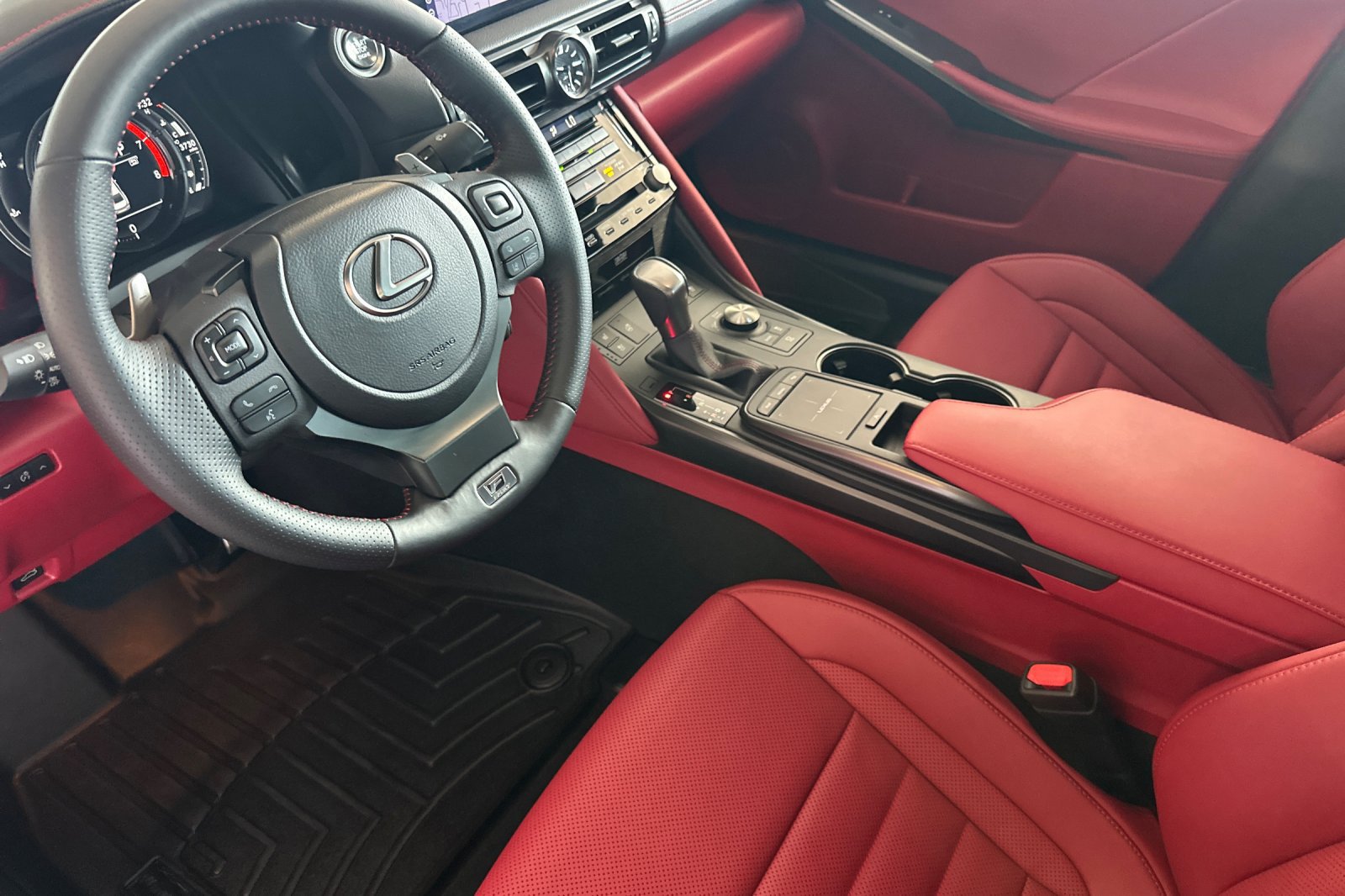 Certified 2025 Lexus IS 500 w/ Accessory Package RWD image 7