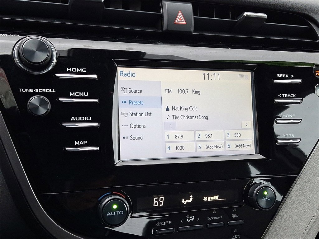 Used 2019 Toyota Camry SE image 24