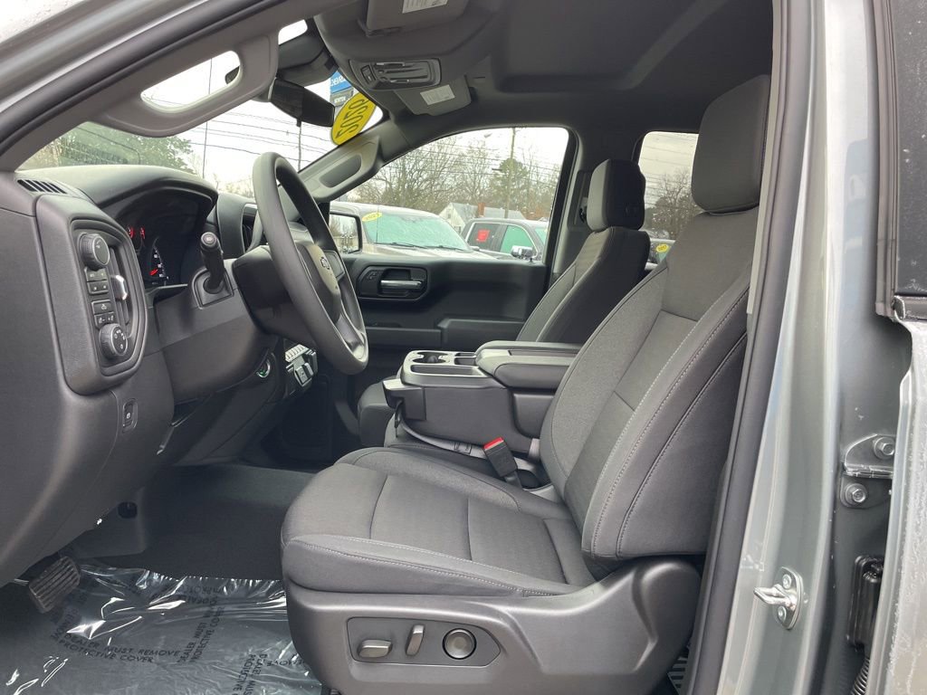 New 2026 Chevrolet Silverado 1500 Custom Trail Boss w/ Turbomax Blackout Package image 4