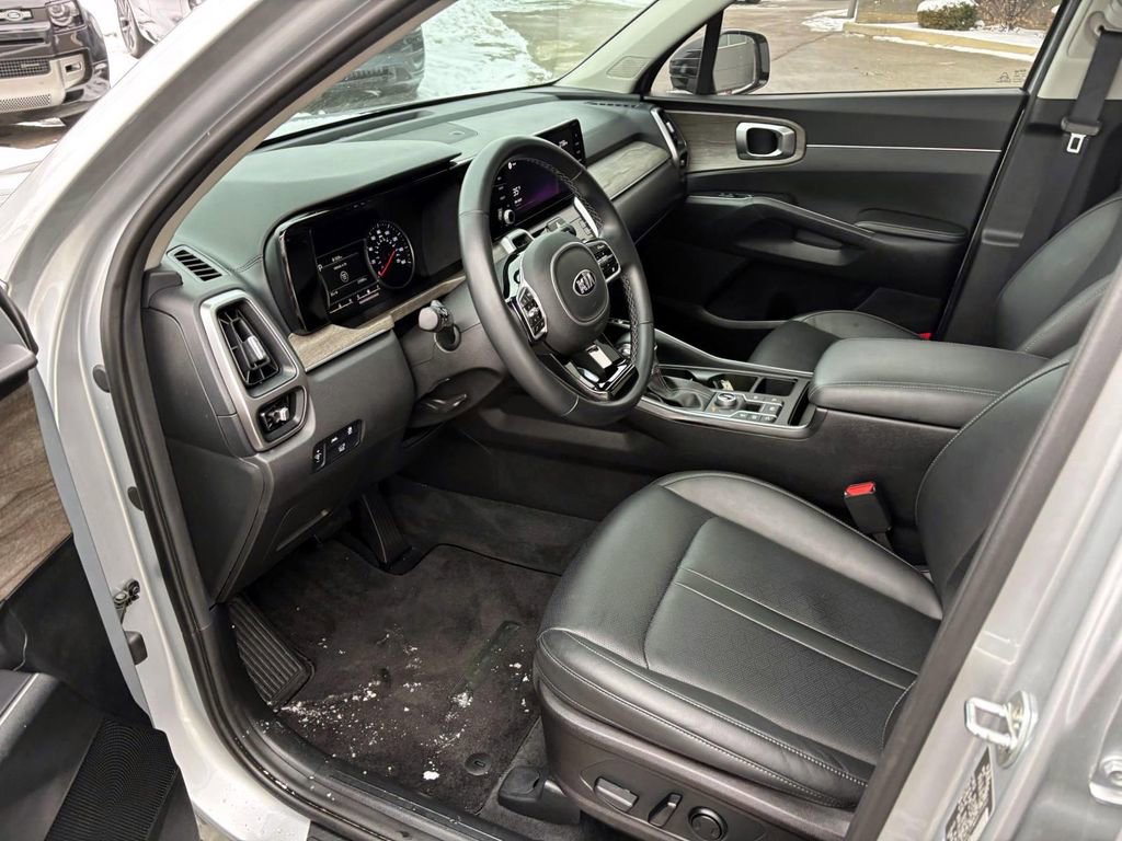 Used 2021 Kia Sorento EX w/ EX AWD X-Line Package image 25