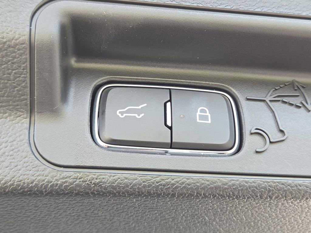 Used 2025 Ford Explorer Active RWD image 20